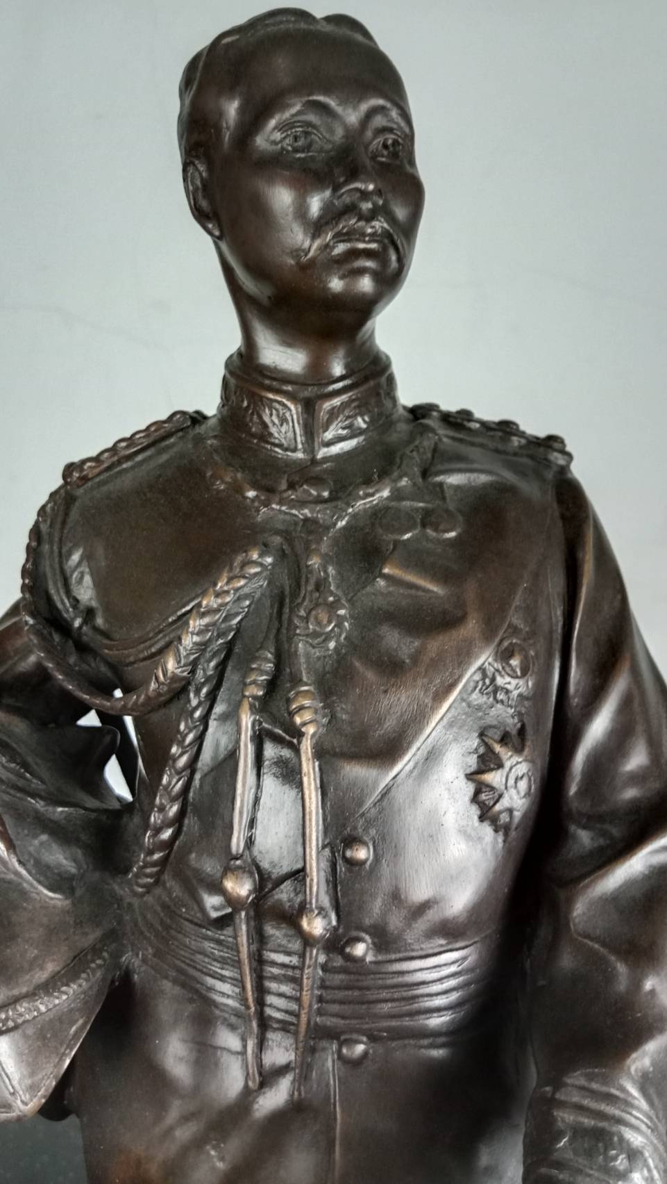 237.พระบรมรูปหล่อในหลวงรัชกาลที่5 พระบาทสมเด็จพระปรมินทรมหาจุฬาลงกรณ์ พระจุลจอมเกล้าเจ้าอยู่หัว ประทับยืน ฐานกลม