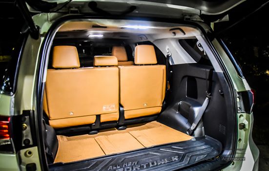 ไฟLEDเพดาน 42 ดวง เต็มโคม ส่องสว่าง ภายในรถ โตโยต้า ฟอร์จูนเนอร์