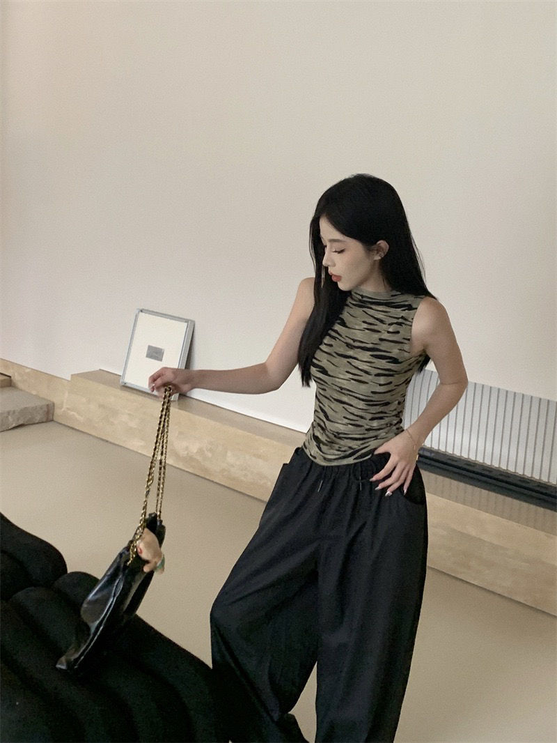 เสื้อครอป แขนกุด ทหาร รหัส CN2695