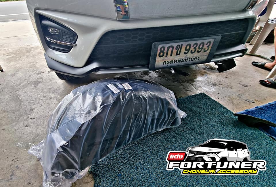 กันโคลนซุ้มล้อ แท้ศูนย์ โตโยต้า ฟอร์จูนเนอร์