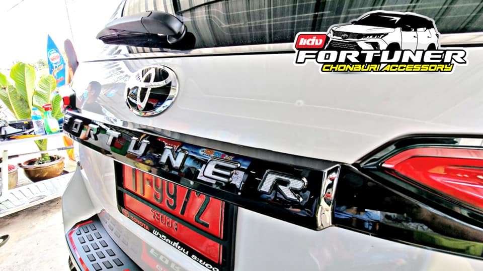 โลโก้แก้วสำหรับด้านหลัง MADE IN JAPAN โตโยต้า ฟอร์จูนเนอร์