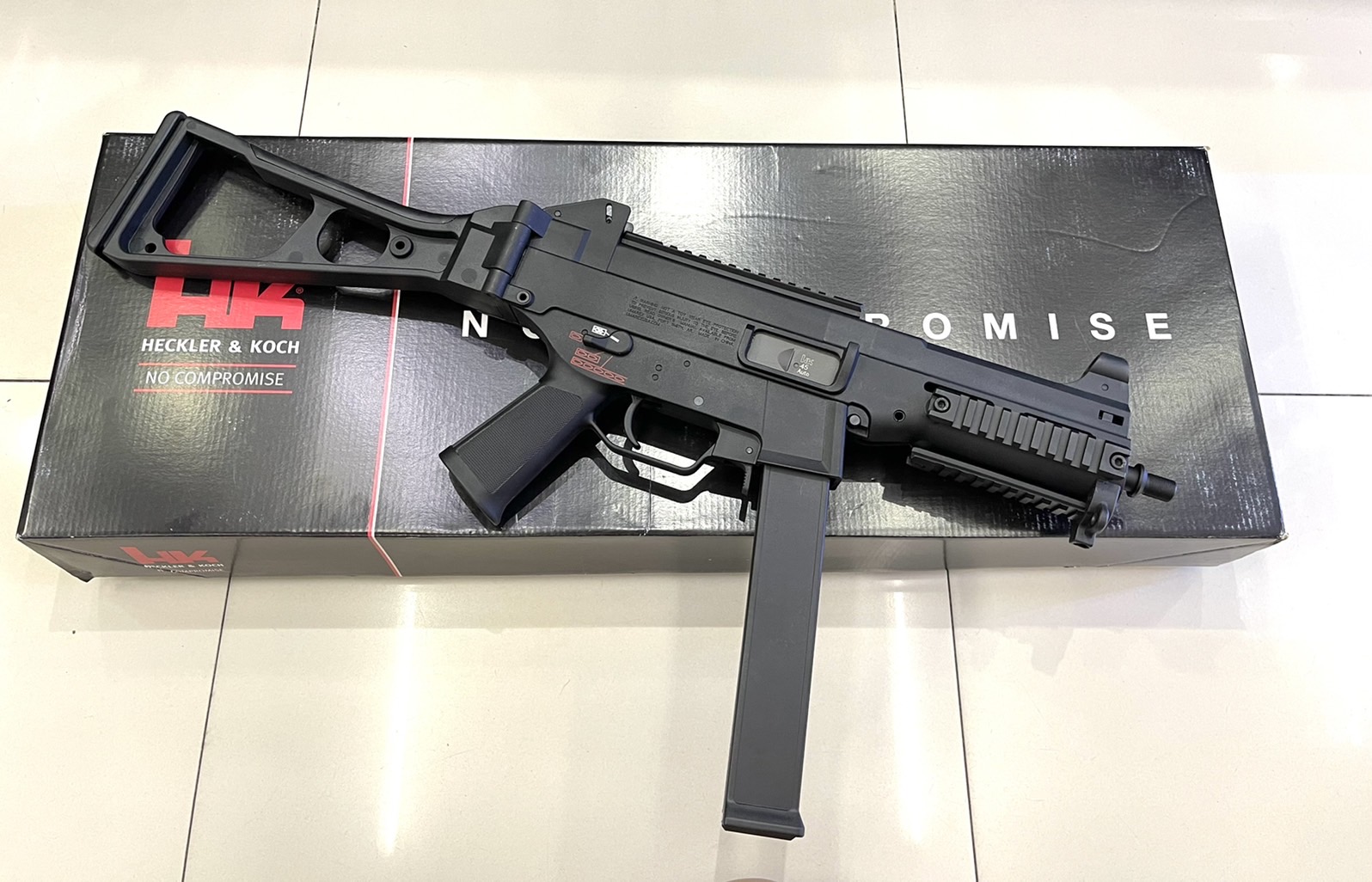 UMP(New Version) BlowBack AEG - ARES