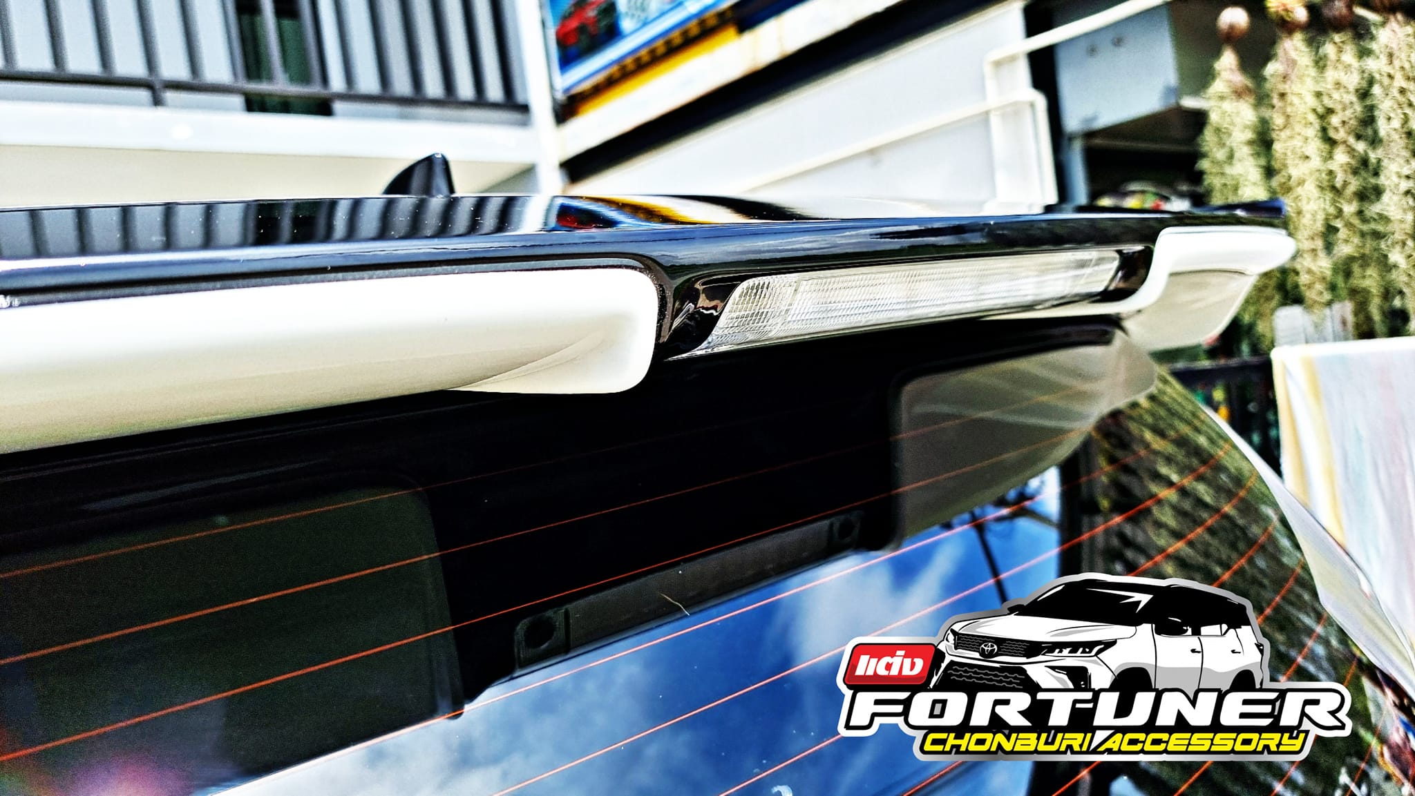 สปอยเลอร์หลังคา GRsport ขาว แดง ดำ โตโยต้า ฟอร์จูนเนอร์