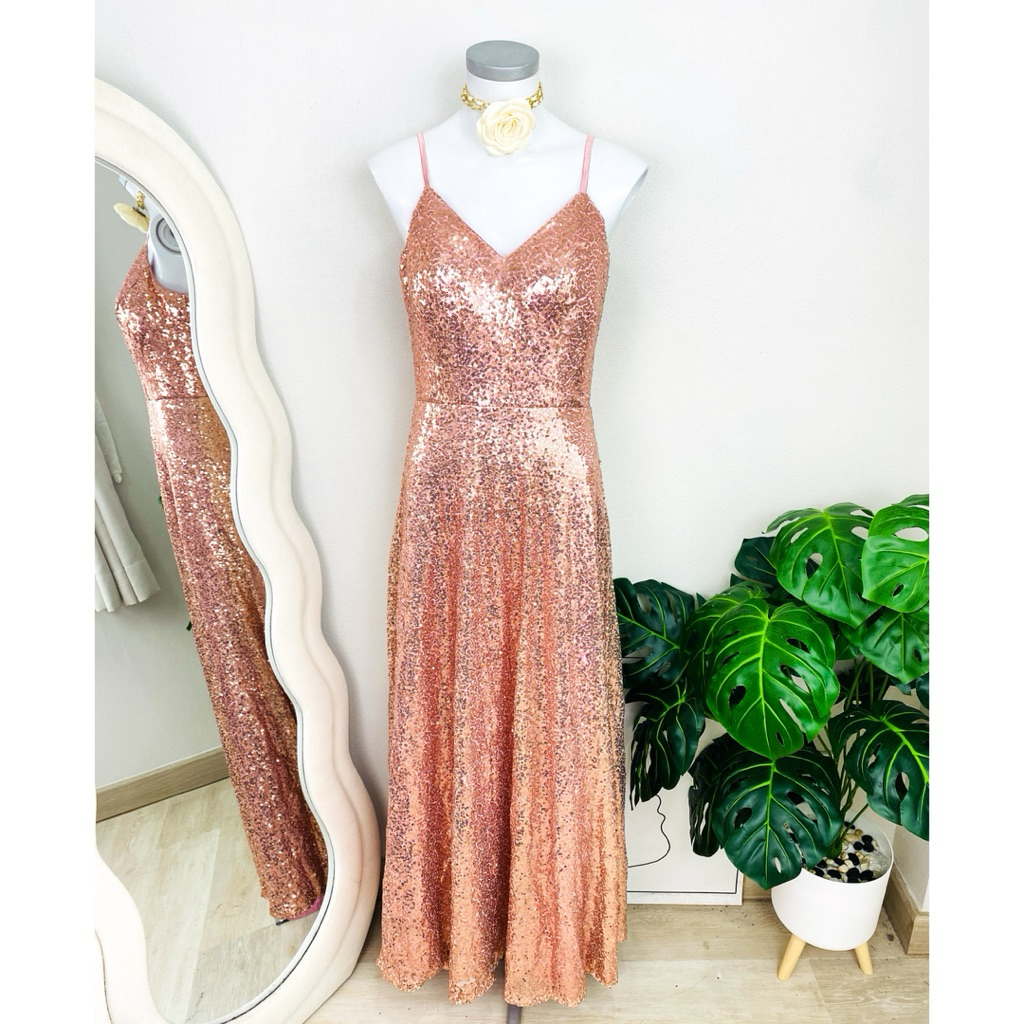 ไซด์ S-M made in USA. 🌸Maxi dress เดรสยาว คอวี งานเกล็ดวิบวับ สีพิ้งค์โกล ทรงเข้ารูป เดรสออกงาน ชุดปาร์ตี้
