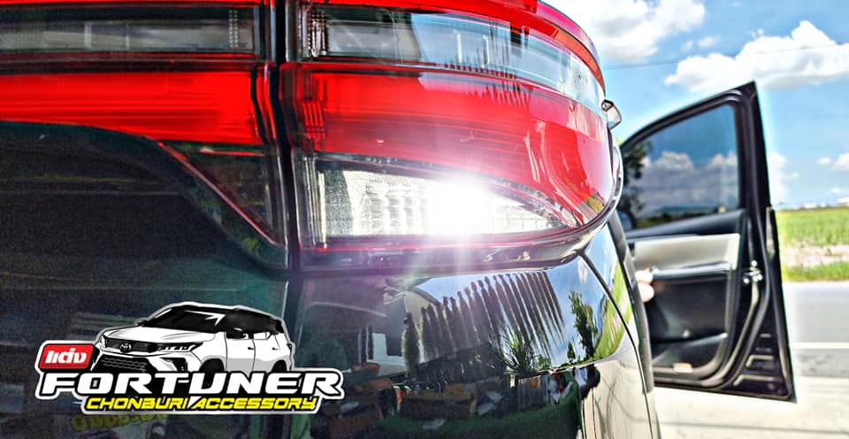 ไฟถอย LED Philips(ฟิลลิปส์) โตโยต้า ฟอร์จูนเนอร์