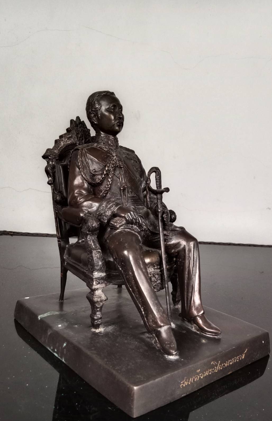 572.พระบรมรูปหล่อในหลวงรัชกาลที่ 5 พระบาทสมเด็จพระปรมินทรมหาจุฬาลงกรณ์ พระจุลจอมเกล้าเจ้าอยู่หัว ทรงประทับนั่งบัลลังก์