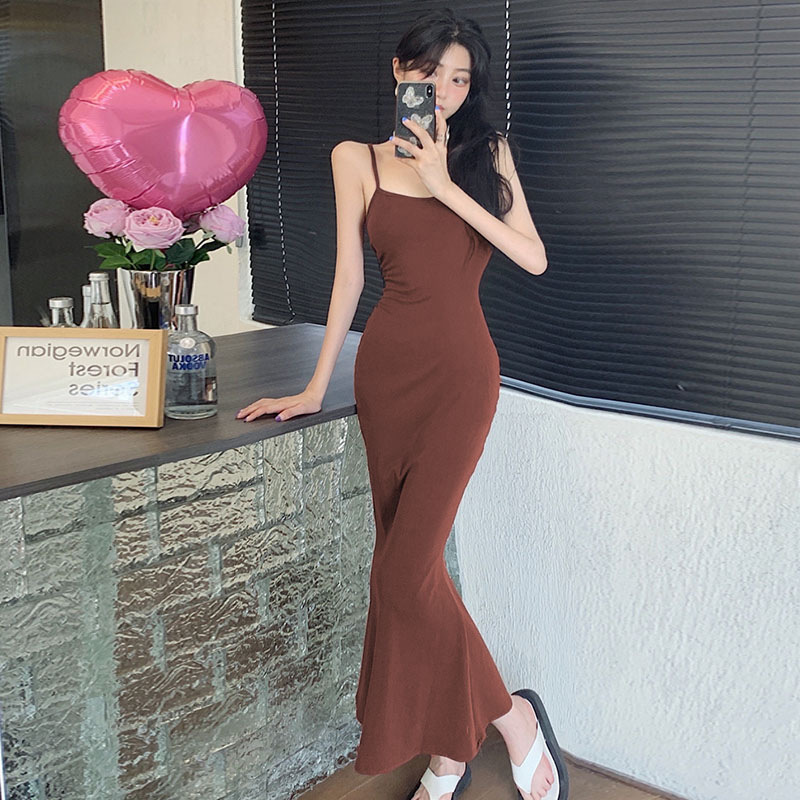 เดรสยาวสายเดี่ยว หางปลา ผ้าร่องยืด CN724