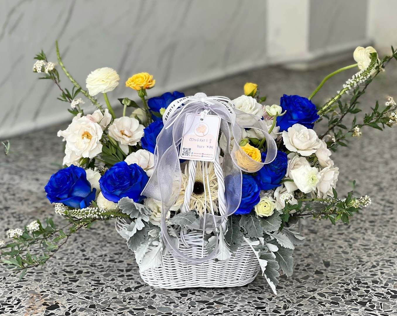 Ecuador Rose Basket ดอกกุหลาบเอกวาดอร์ สีน้ำเงิน นำเข้า คัด Size พร้อมตกแต่ง สามารถเปลี่ยนสีได้