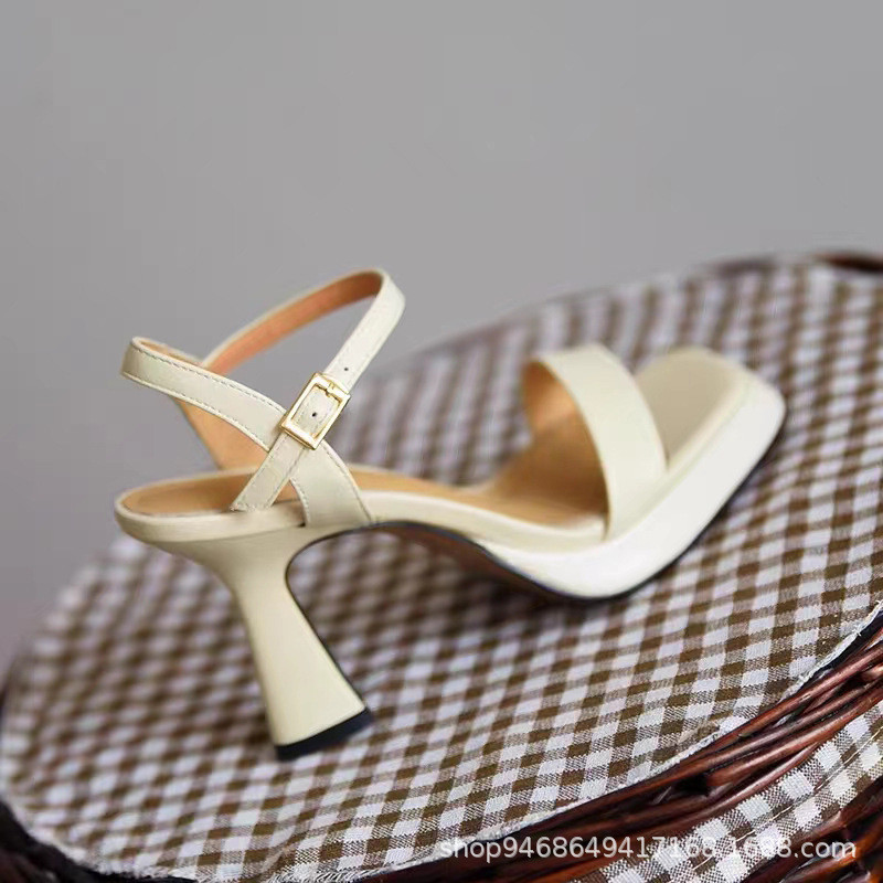 รองเท้าส้นสูง รองเท้าบาร์บี้ สายรัดข้อ สูง 4 นิ้ว (SH2563)