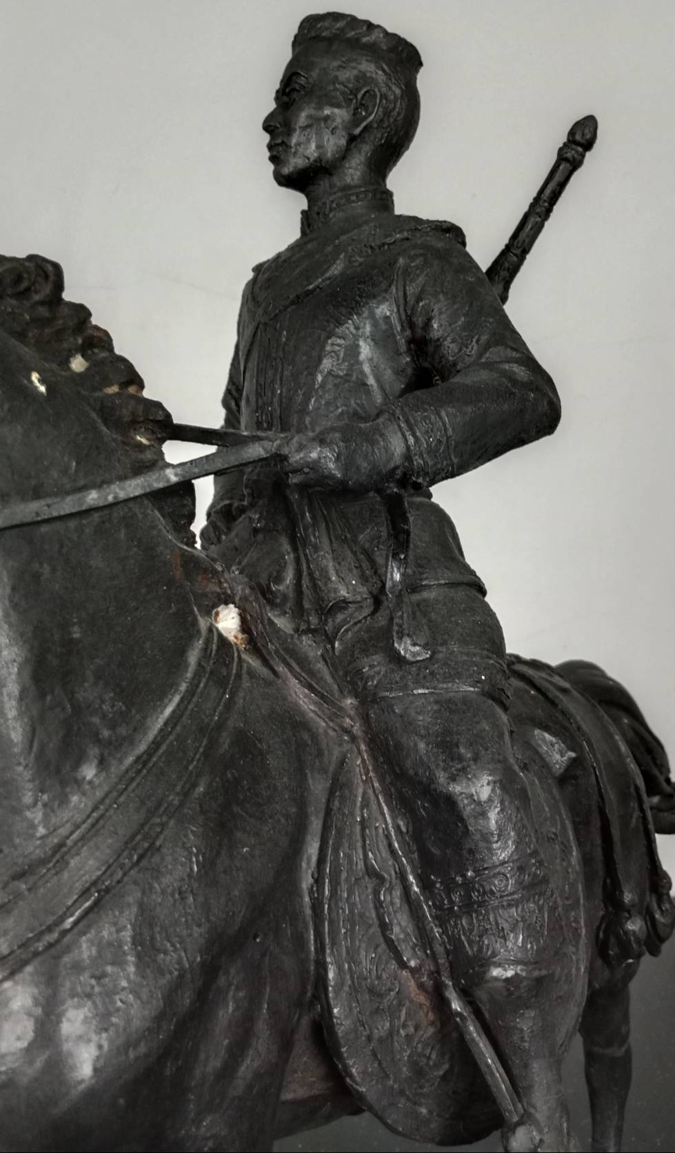 487.พระบรมรูปหล่อสมเด็จพระนเรศวรมหาราชทรงม้าศึก