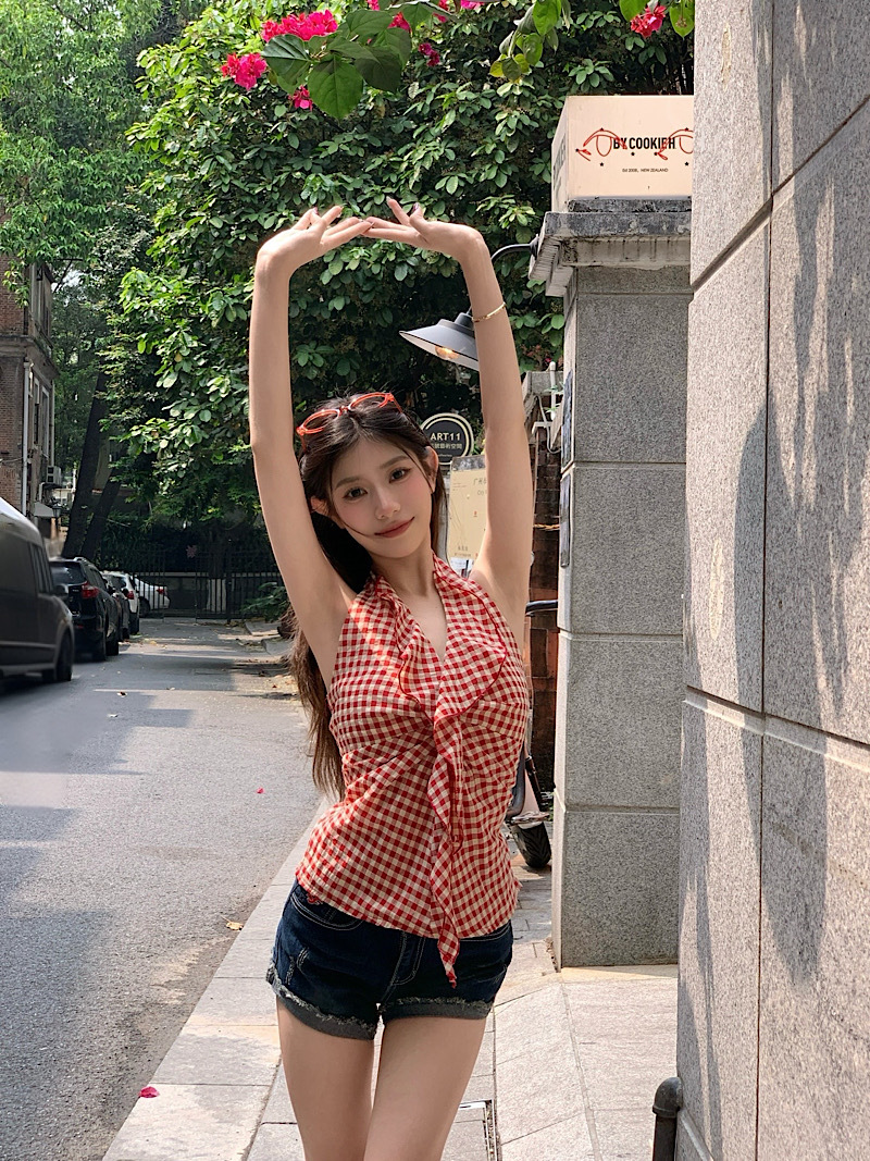 เสื้อครอป คล้องคอ สก็อตเเดง CN2935 สินค้าพร้อมส่งในไทย