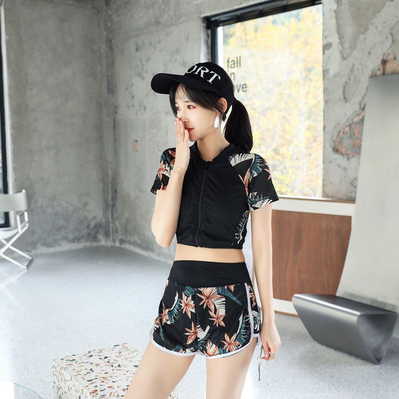 ชุดเล่นเซิร์ฟบอร์ด ชุดกีฬา ชุดเล่นน้ำ