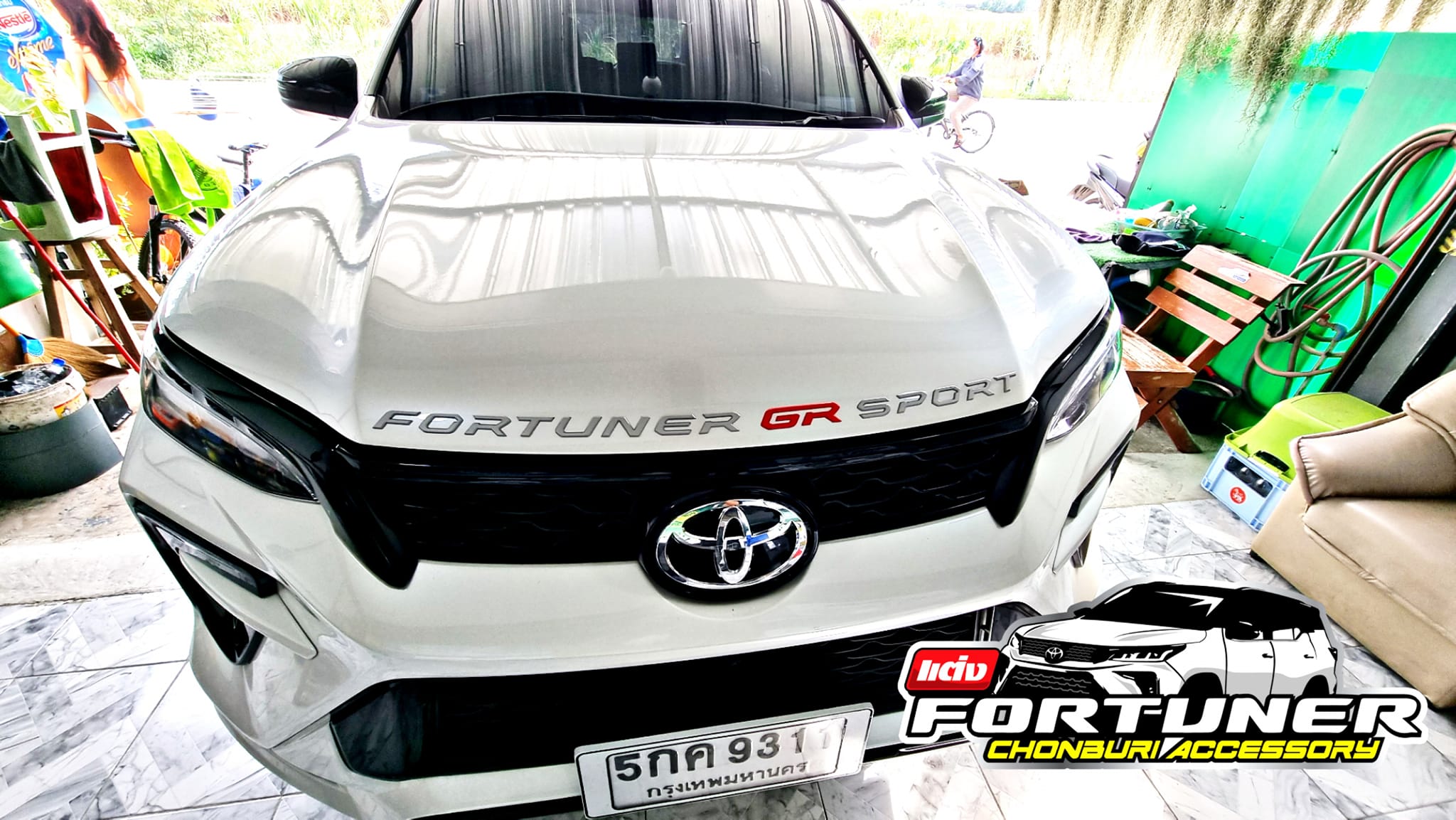 ตัวอักษรฝากระโปรงหน้า GRsport โตโยต้า ฟอร์จูนเนอร์