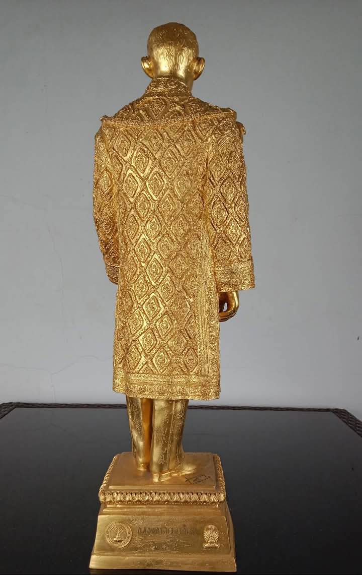 482.พระบรมรูปหล่อในหลวงรัชกาลที่9 พระบาทสมเด็จพระปรมินทรมหาภูมิพลอดุลยเดช(ทอง)