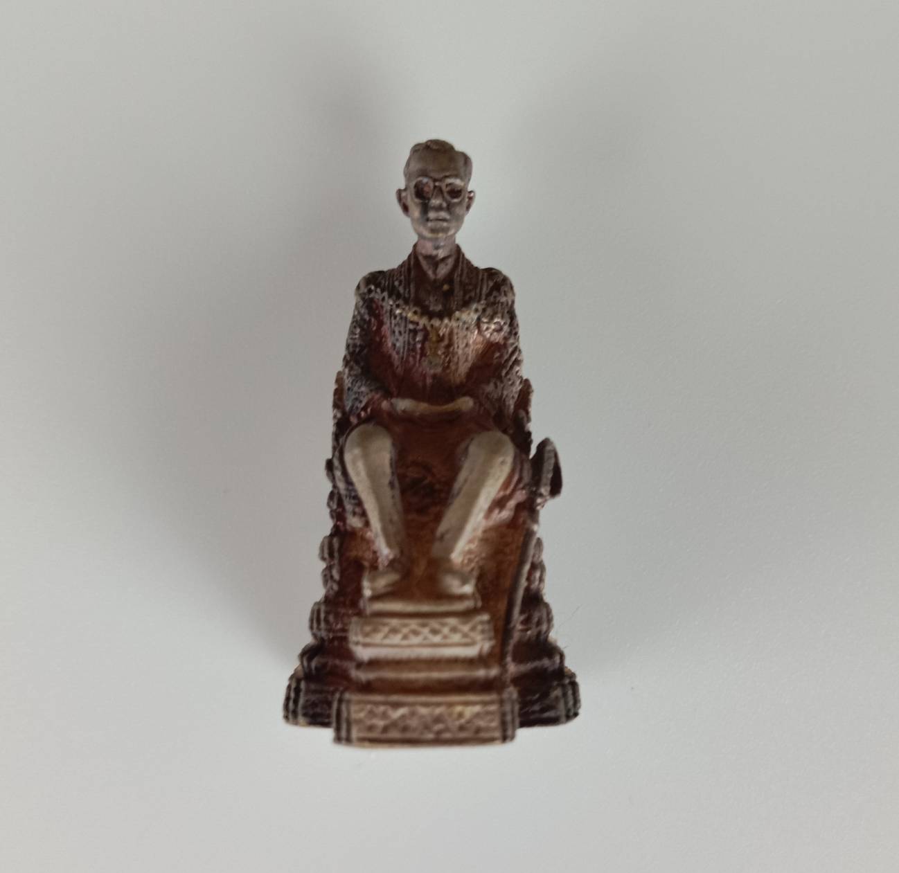 451.พระบรมรูปหล่อในหลวงรัชกาลที่9 พระบาทสมเด็จพระปรมินทรมหาภูมิพลอดุลยเดช ทรงประทับนั่งบัลลังก์