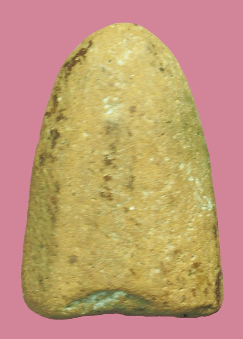 A5648 พระเนื้อดินเก่า สภาพหักครึ่ง เก่าไม่ทราบที่แลุะุปีสร้าง 9.1