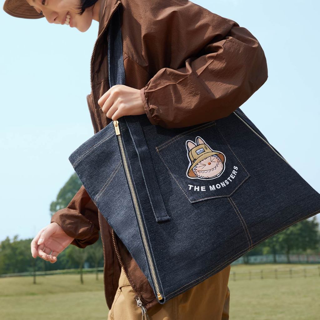 พร้อมส่ง 🔥 THE MONSTERS FALL IN WILD SERIES-Denim Apron Bag