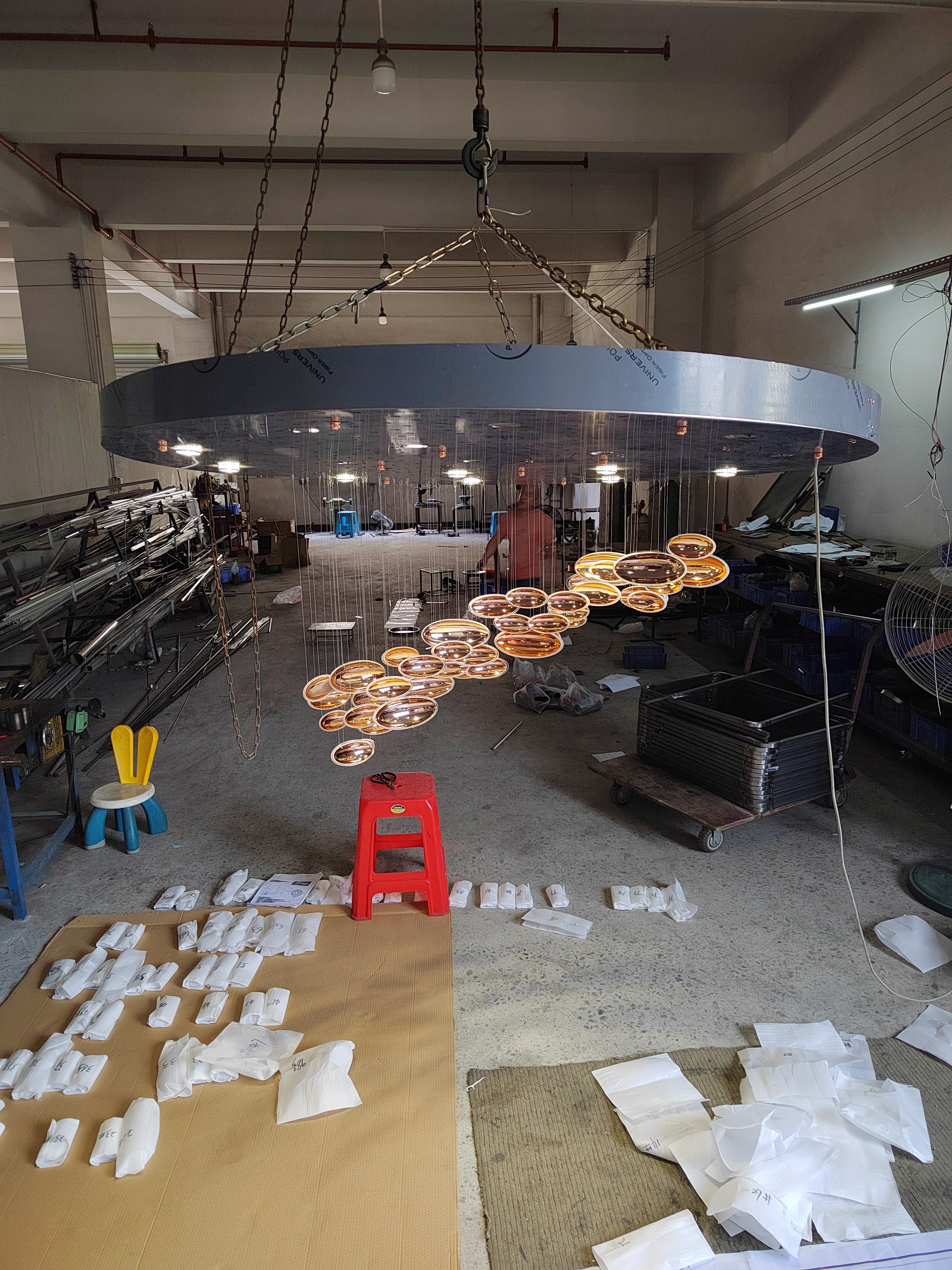 โคมไฟระย้า Chandelier Luxury Design Stainless + Glass in White and rose gold