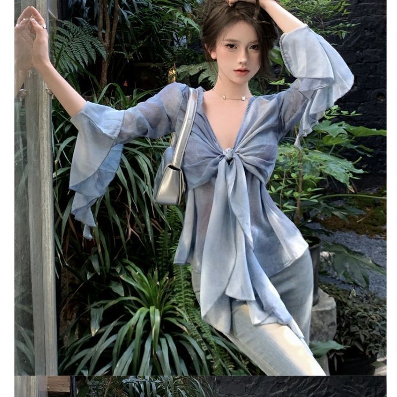 เสื้อซีทรู แขนกระดิ่ง คอวี ฟ้า-น้ำเงิน พร้อมส่ง CN2440