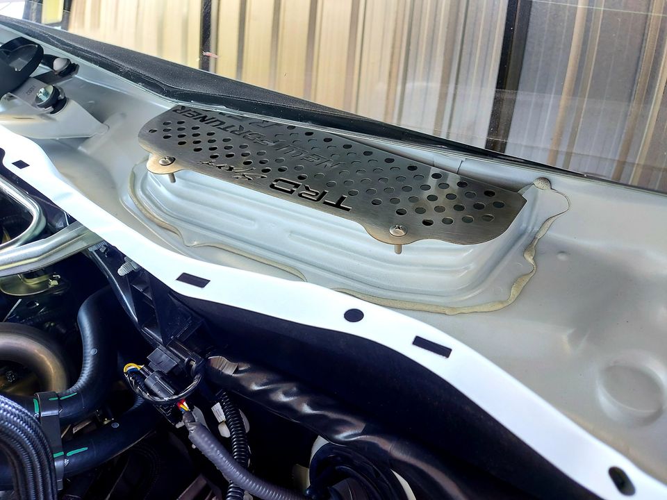 เเผ่นกันหนู โตโยต้า ฟอร์จูนเนอร์ รีโว่