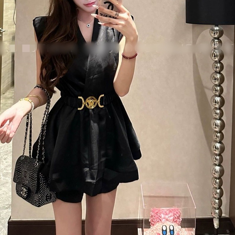 เสื้อแขนกุด แถมเข็มขัดอะไหล่ พร้อมส่งในไทย GB7217