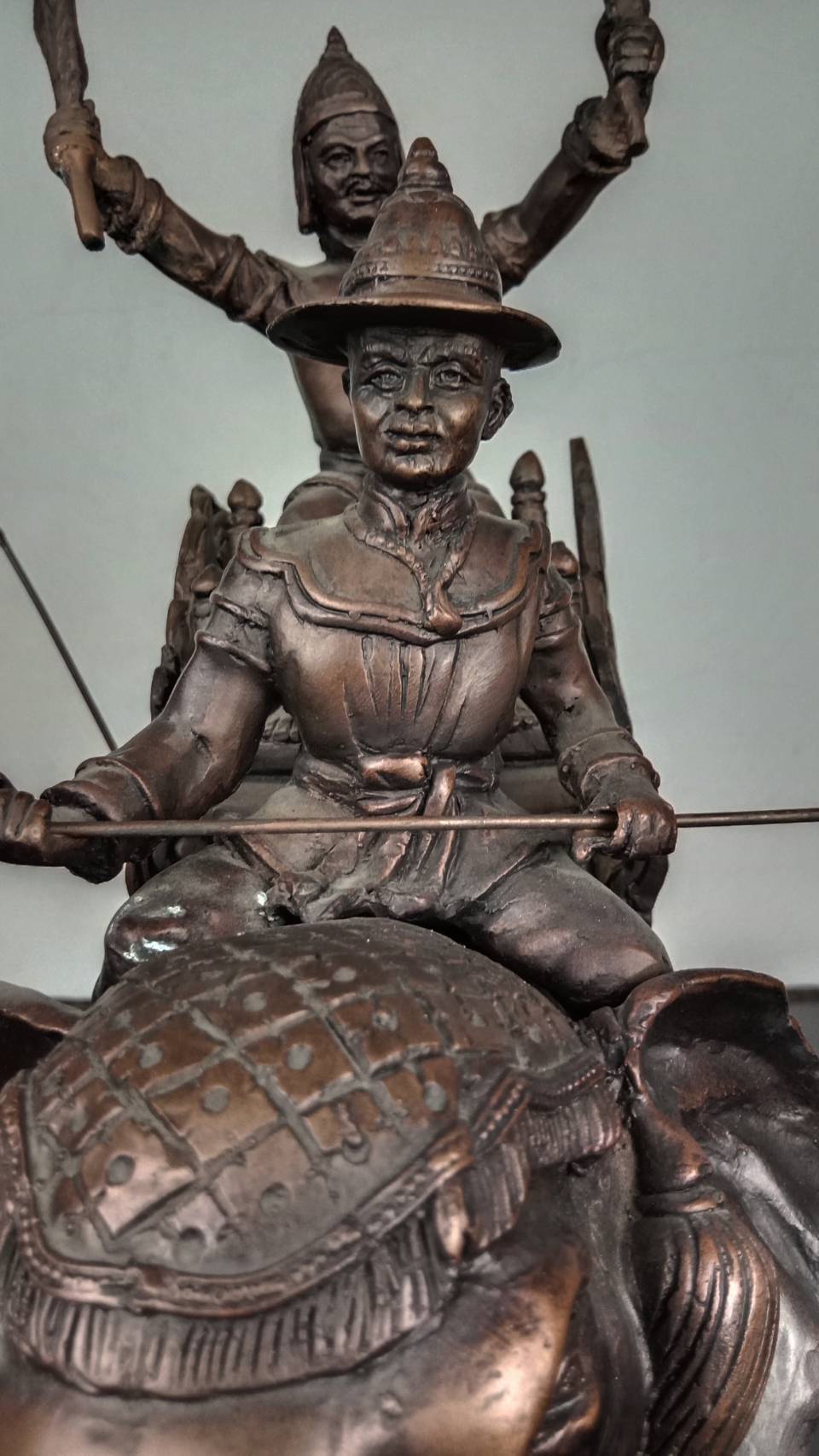 587.พระบรมรูปหล่อสมเด็จพระนเรศวรมหาราชทรงช้างศึก