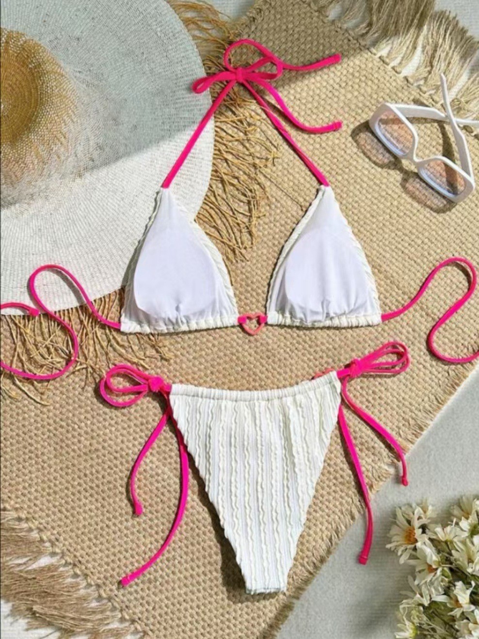 ชุดเซท บิกินี่ ขาว ขอบชมพู พร้อมส่งในไทย SW201