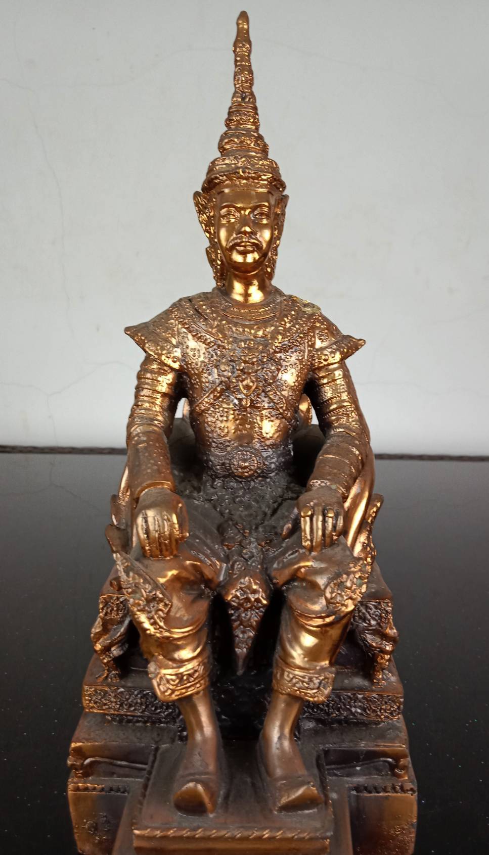 267.พระบรมรูปหล่อในหลวงรัชกาลที่5 พระบาทสมเด็จพระปรมินทรมหาจุฬาลงกรณ์ พระจุลจอมเกล้าเจ้าอยู่หัว ทรงประทับบนพระที่นั่งราชยานพุดตานทอง