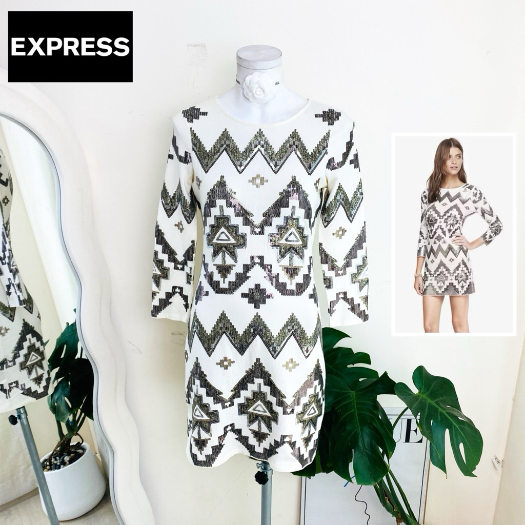 ไซด์ S-M แบรนด์ Express แท้ 100%🌸เดรส ลายชนเผ่า งานเกล็ดวิบวับ สีขาว/คอปเปอร์ ใส่ออกงาน ทรงเข้ารูป เดรสออกงาน ชุดปาร์ตี้