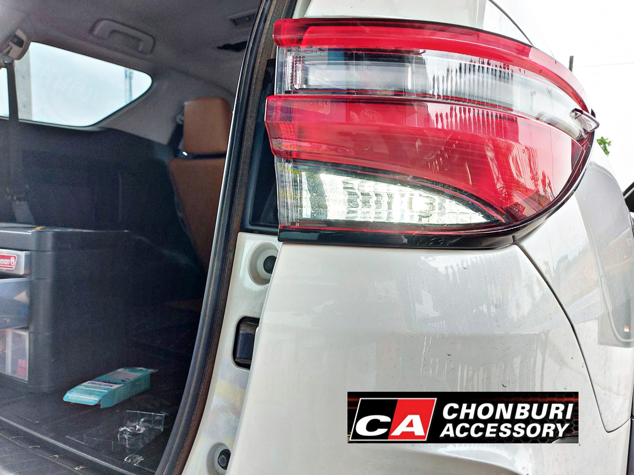 ไฟถอย LED Philips(ฟิลลิปส์) โตโยต้า ฟอร์จูนเนอร์