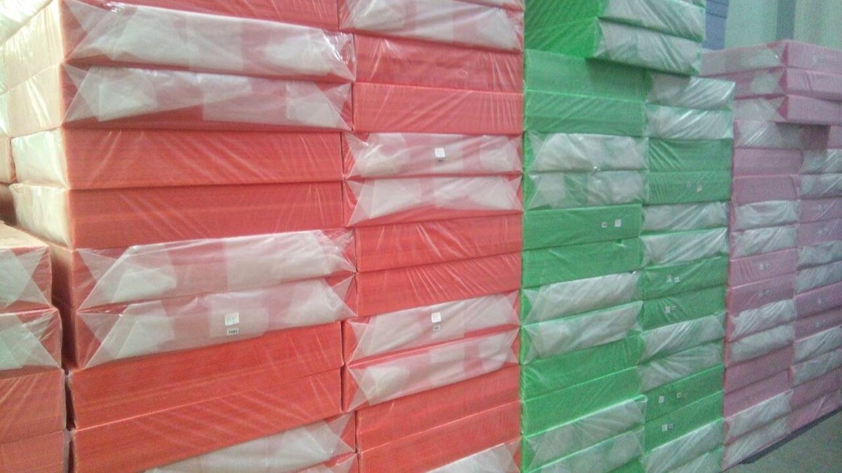 ฟิวเจอร์บอร์ดขนาด 1.30x2.45 M หนา 2 มม ทุกสี ราคาแผ่นละ98บาท (บรรจุ20 แผ่น/แพ็ค) ขายยกแพ็ค