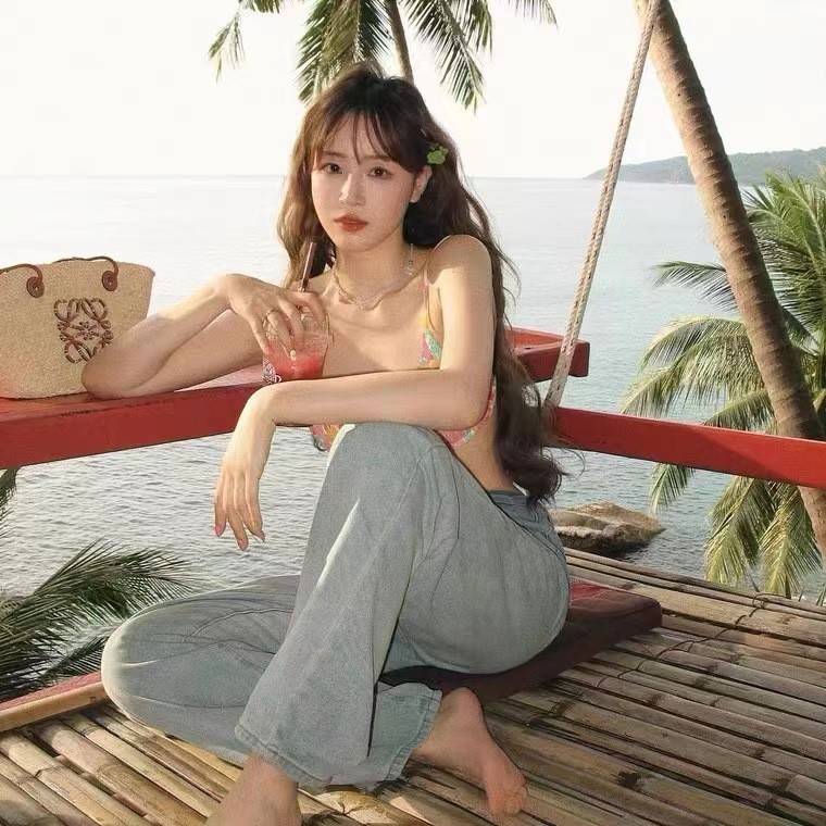 ชุดเที่ยวทะเล ชุดว่ายน้ำ บิกินี่ ฤดูร้อนลายดอกไม้บิกินี่ดันทรง พร้อมส่งในไทย SW060