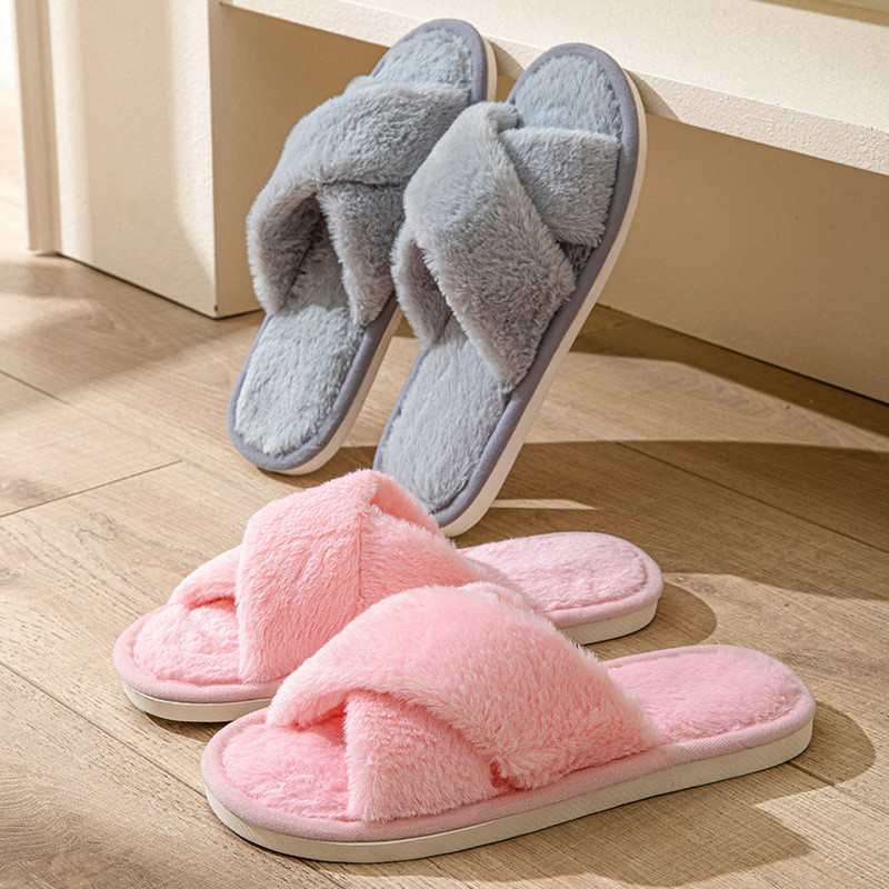 รองเท้าสลิปเปอร์ ขนนิ่มไขว้ รองเท้าเดินในบ้าน กันส้นเท้าแตก พื้นยางกันลื่น (23-40) cm พร้อมส่ง