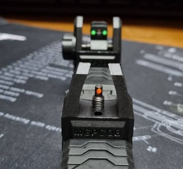 ศูนย์หน้า-หลังพับได้ พลาสติก มีน้อ MGPCOB