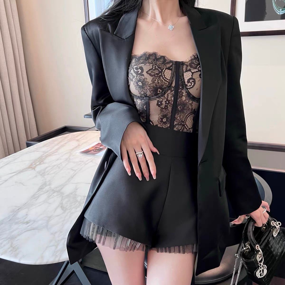 เสื้อแขนยาวสูท ผ้าซาติน ทรงสวยหรู LY7116 พร้อมส่ง