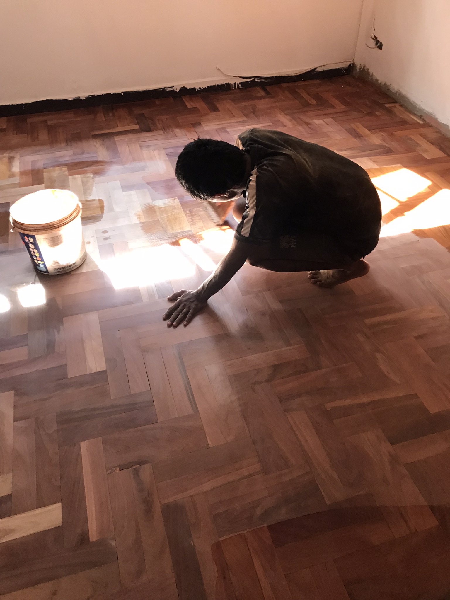 ช่างรับขัดพื้นไม้ไร้ฝุ่น