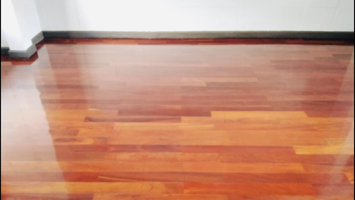 รับขัดเคลือบสีพื้นไม้