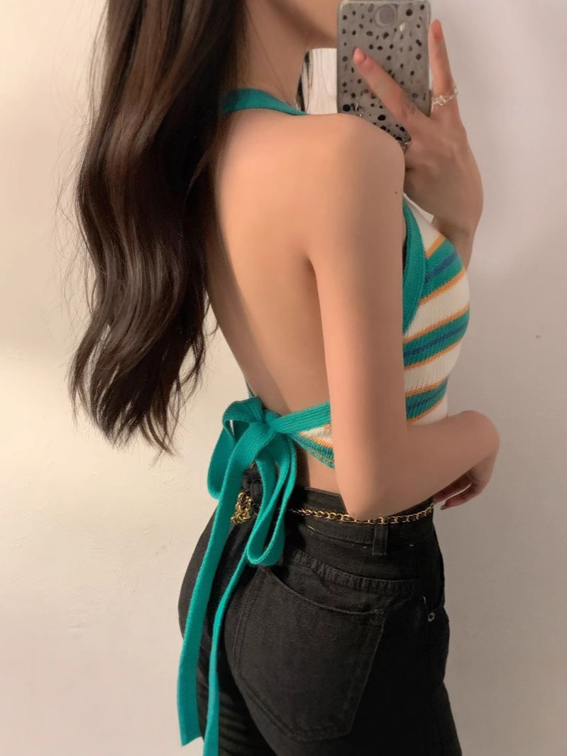 เสื้อสายเดี่ยวไหมพรม สายผูกคล้องคอ CN8818 สินค้าพร้อมส่งในไทย