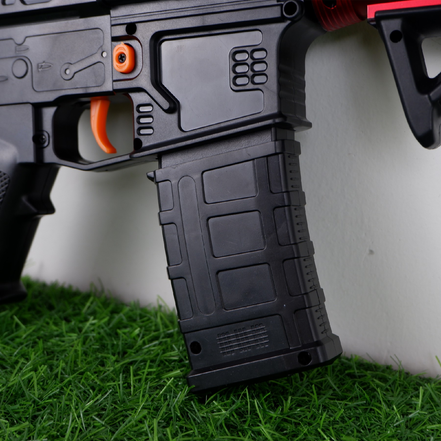 (14)M4A1 สีดำแดง ปืนเจลไฟฟ้า ของเล่น ยิงรัวได้ ชักยิงได้