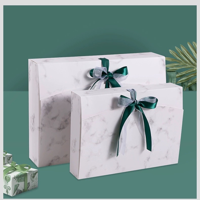 กล่องของขวัญสำเร็จรูป พร้อมริบบิ้นโบว์ ขนาด 10.5 นิ้ว