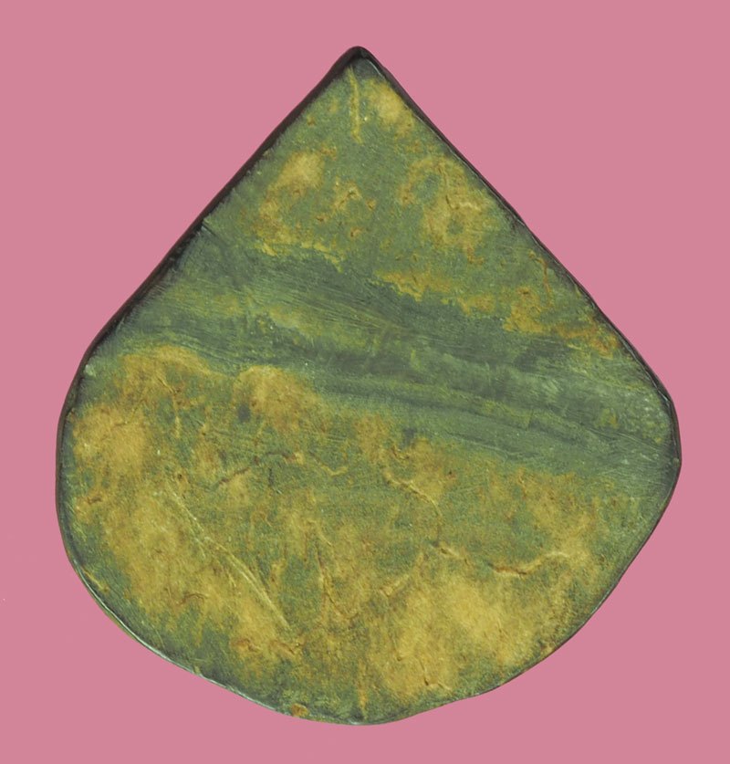 A5646 กะลาแกะราหูอมจันทร์ เก่าพอมีอายุ ไม่ทราบที่และปีสร้าง 12