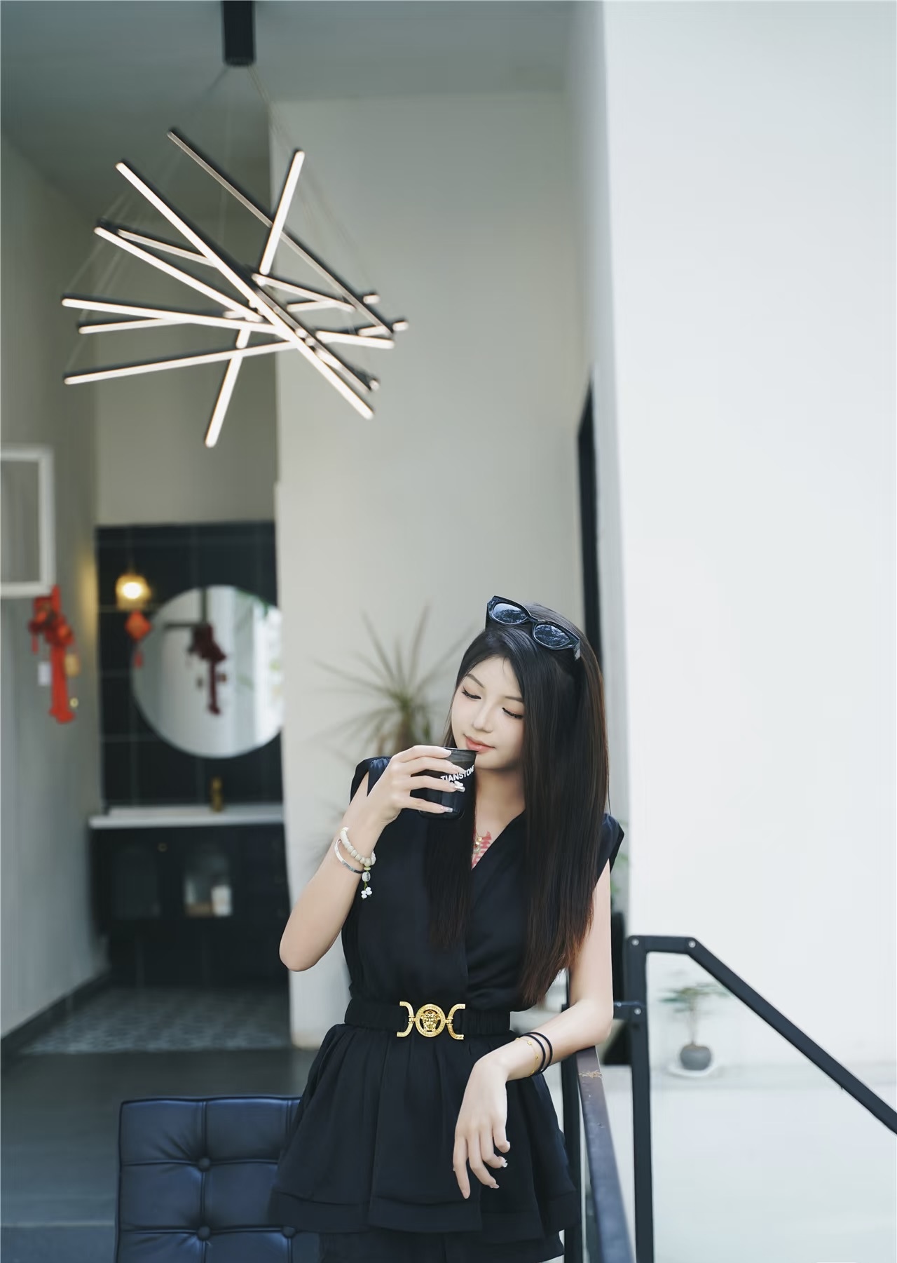 เสื้อแขนกุด แถมเข็มขัดอะไหล่ พร้อมส่งในไทย GB7217