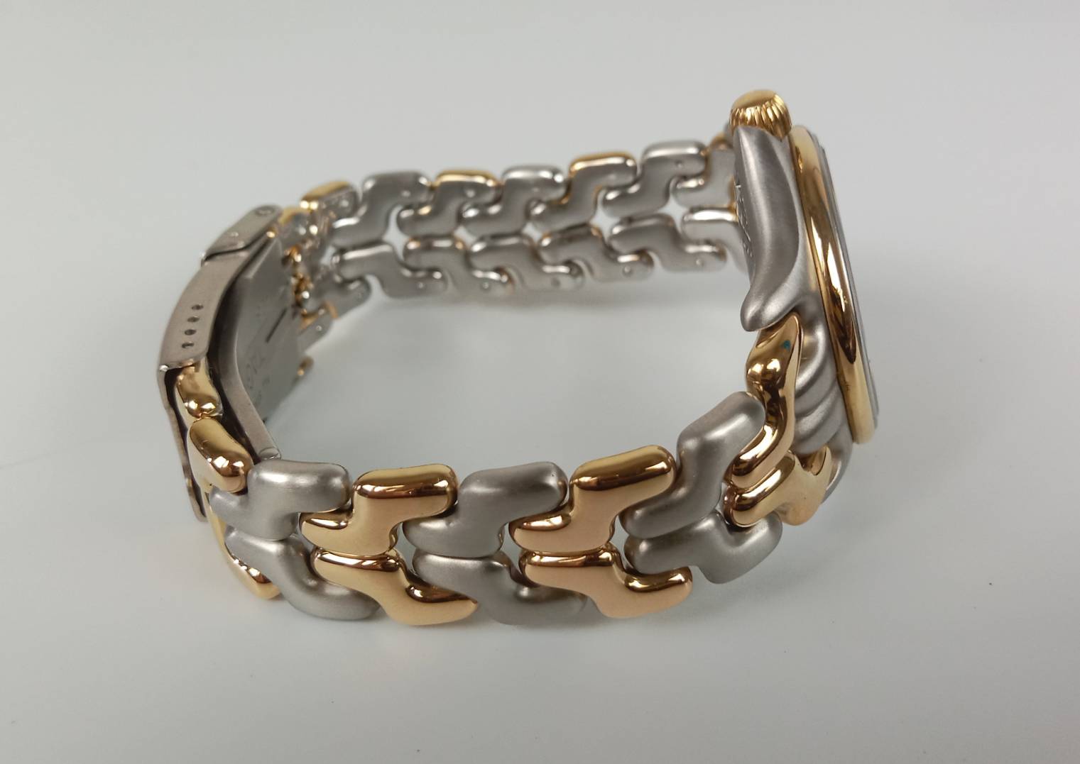 22.TAG HEUER ระบบ Quartz Boy size หน้าปัด 36 mm พร้อมกล่องแท้