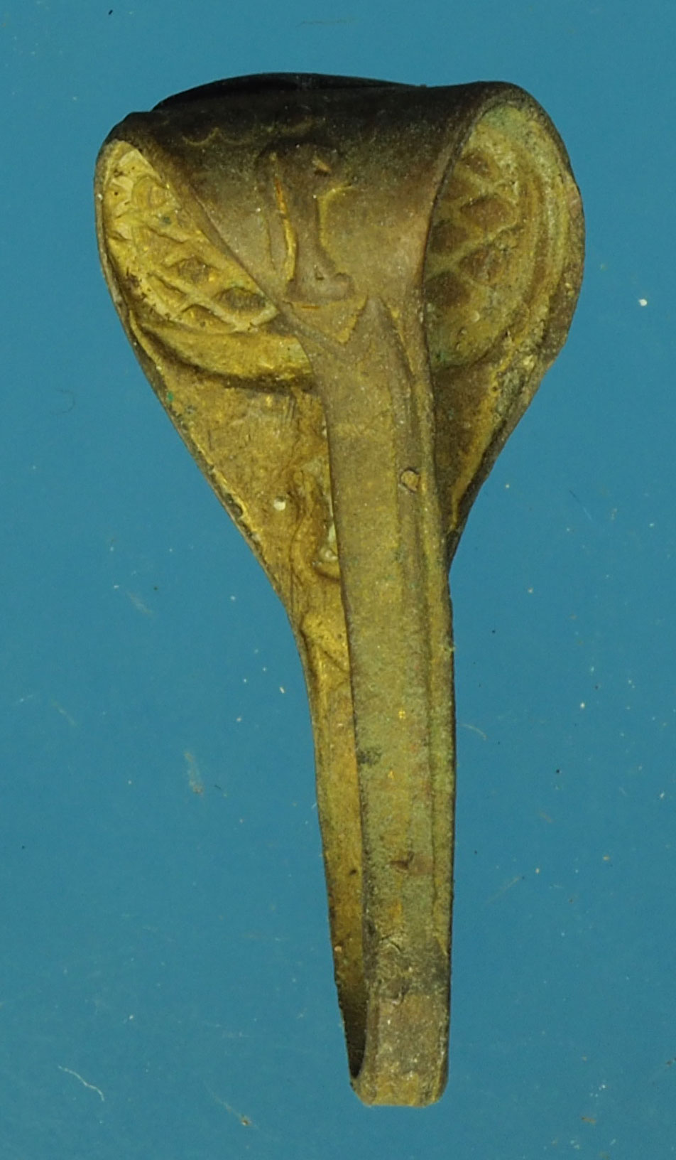 A635 แหวนนางกวัก หัวนิล ไม่ทราบที่และปีสร้าง 12