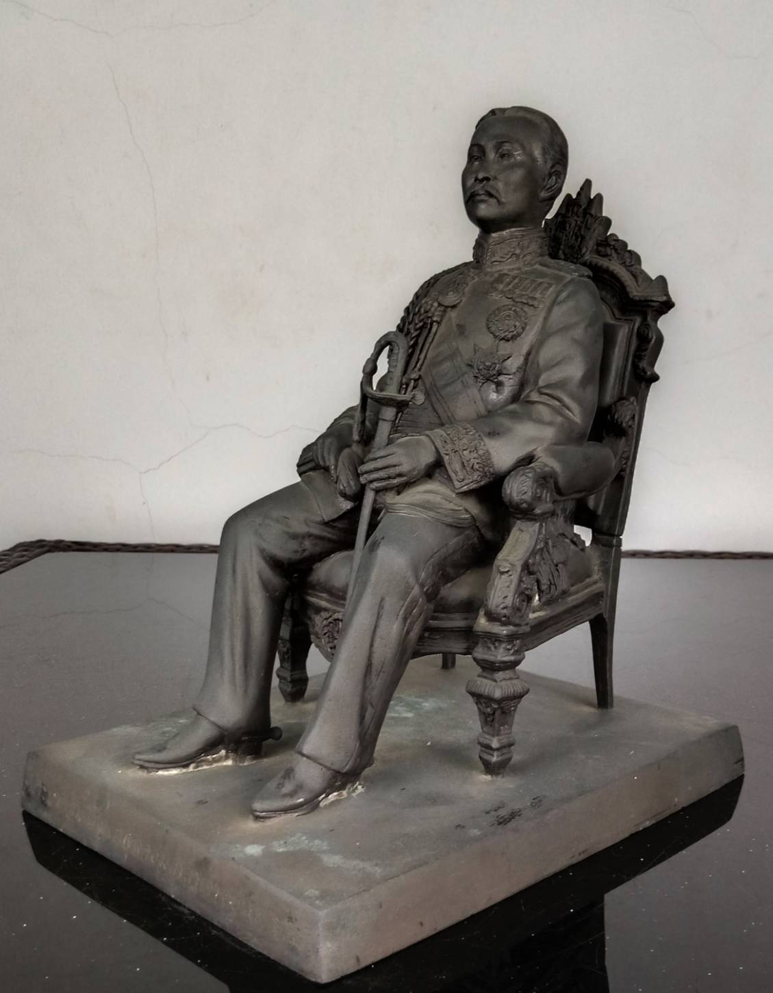 435.พระบรมรูปหล่อในหลวงรัชกาลที่5 พระบาทสมเด็จพระปรมินทรมหาจุฬาลงกรณ์ พระจุลจอมเกล้าเจ้าอยู่หัว ทรงประทับนั่งบัลลังก์