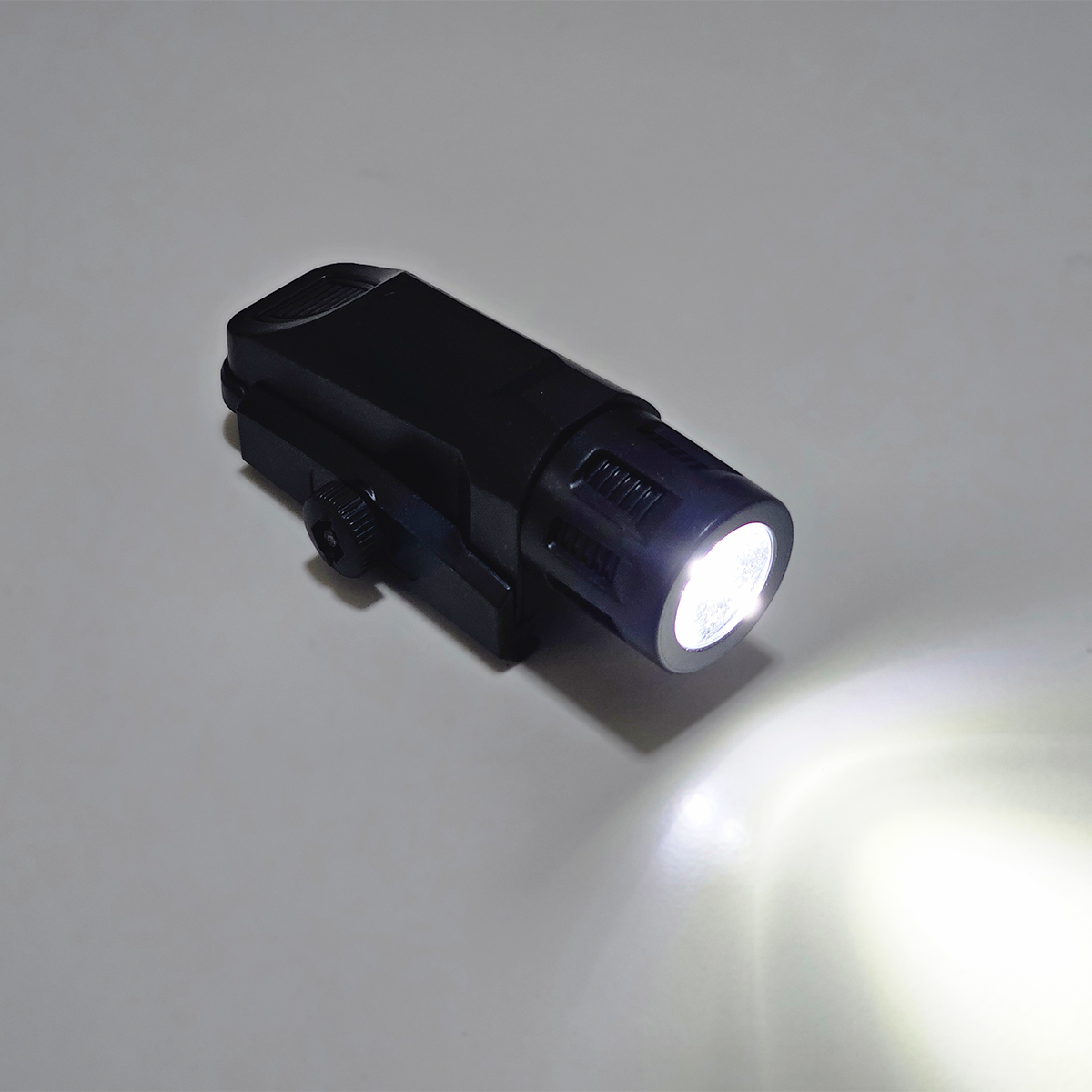 ไฟฉาย ติดปลายปืน ขนาดราง 20 mm (FL)