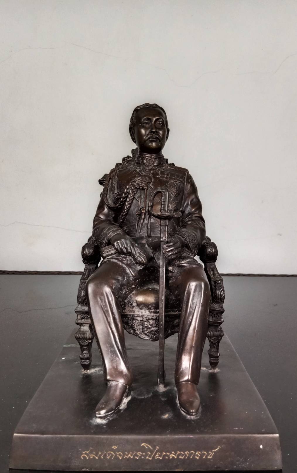 572.พระบรมรูปหล่อในหลวงรัชกาลที่ 5 พระบาทสมเด็จพระปรมินทรมหาจุฬาลงกรณ์ พระจุลจอมเกล้าเจ้าอยู่หัว ทรงประทับนั่งบัลลังก์