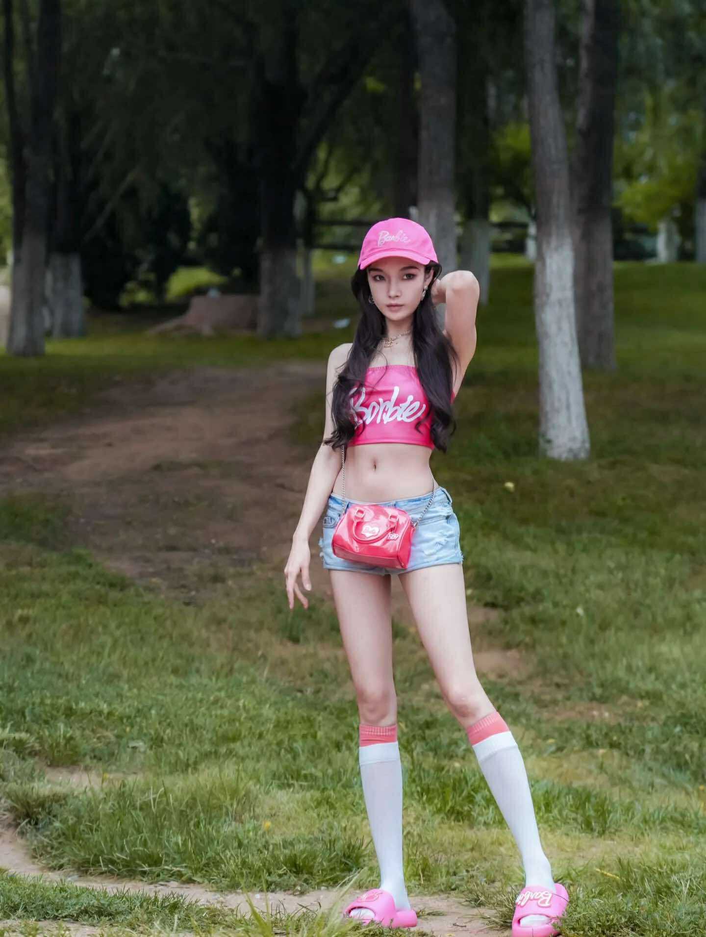 เสื้อครอป เกาะอก บาร์บี้ ชมพู CN5231 พร้อมส่ง