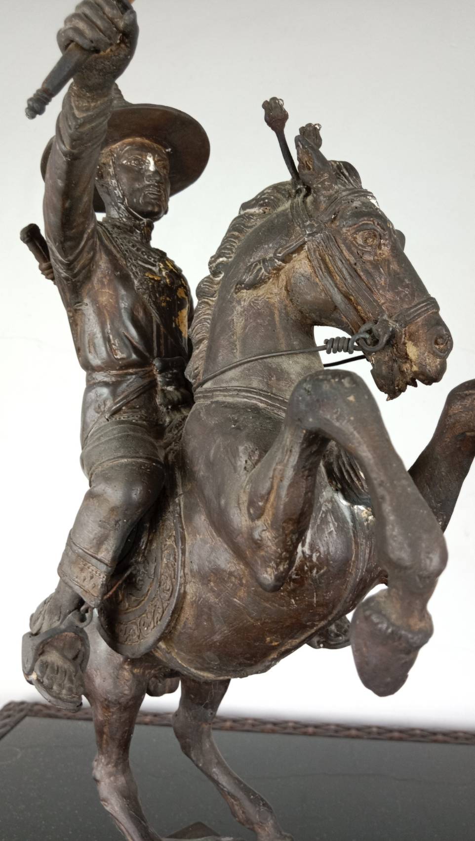 353.พระบรมรูปหล่อสมเด็จพระเจ้าตากสินมหาราช ทรงม้าศึก