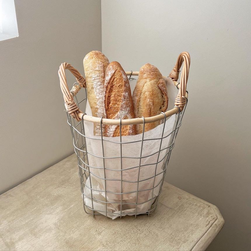 Bamboo wire baguette basket